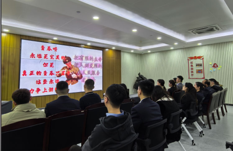 红心永向党，锋行新时代——青岛国投公司开展学雷锋主题活动